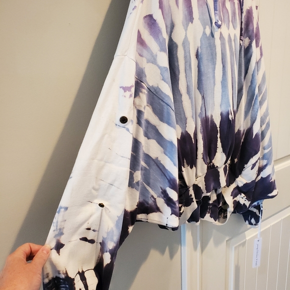 *NWT* YFB Tie Dye Hoodie - Picture 4 of 7